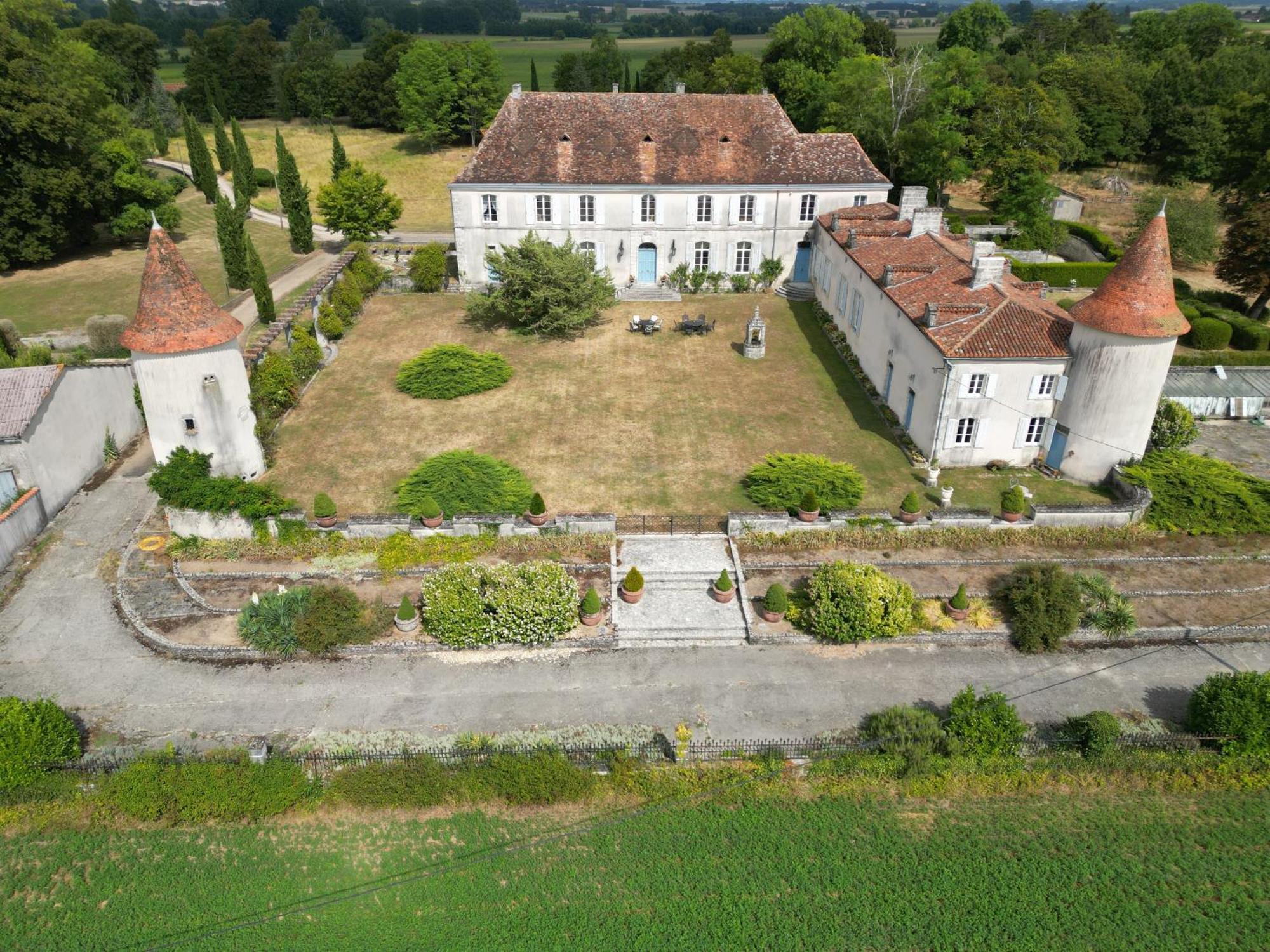 Château du Bourbet Cherval Extérieur photo